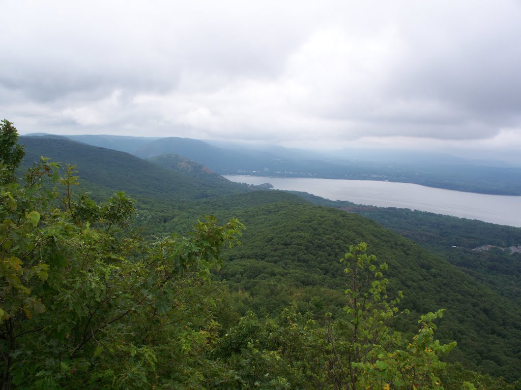 Hudson Highlands- Mt. Beacon by Copperhead7