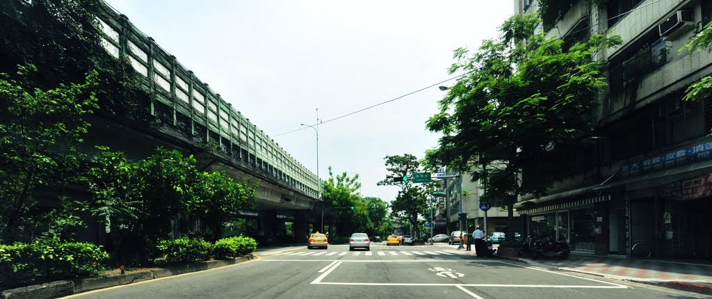 106, Taiwan, 台北市大安區大學里 by imagingcity.tw