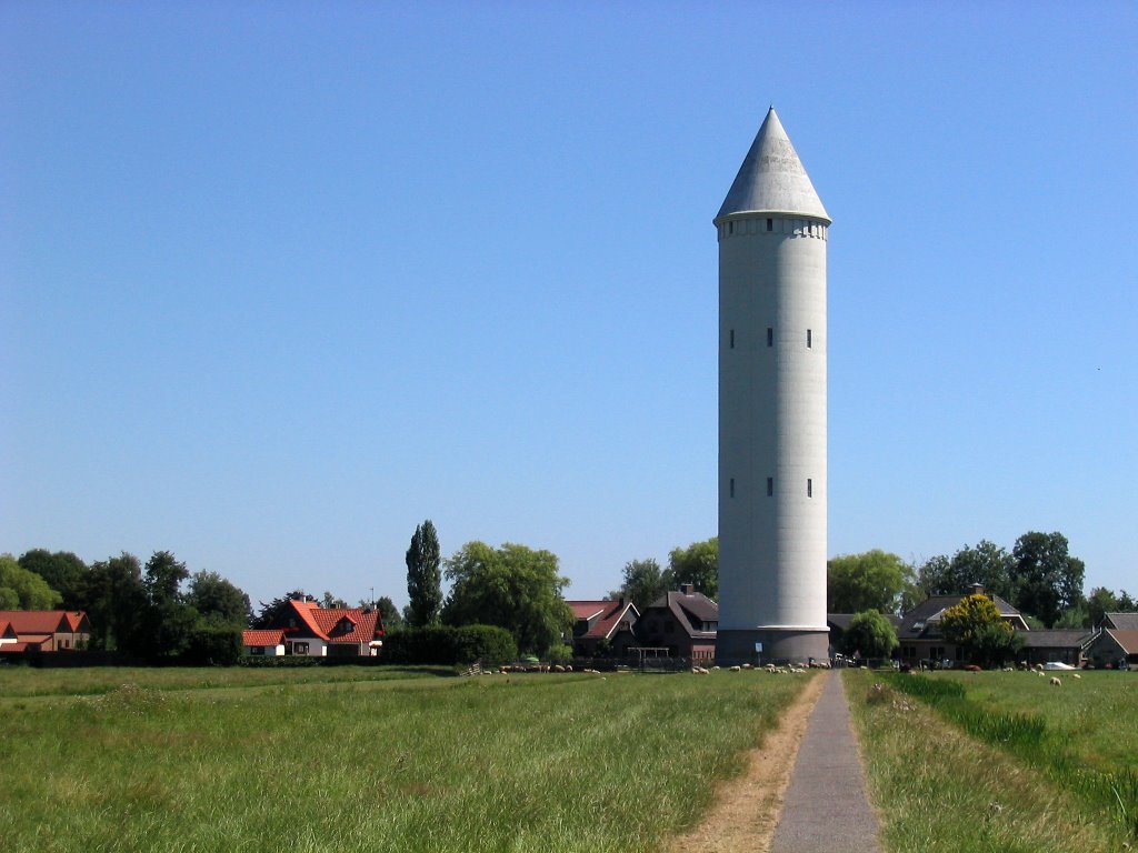 Watertoren in de Meije, met in de volksmond de bijnaam Pietje Potlood by Jaap Kruyt