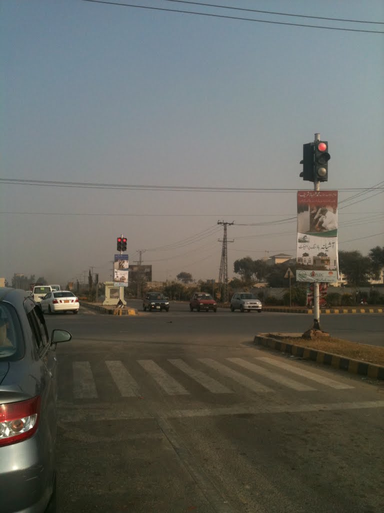 Khayaban-e-Jinah Chowk at Riwand rd by punjabsoda83