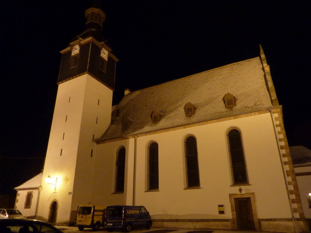 L'église protestante de nuit, déc. 2010 by Christian Hoffmann