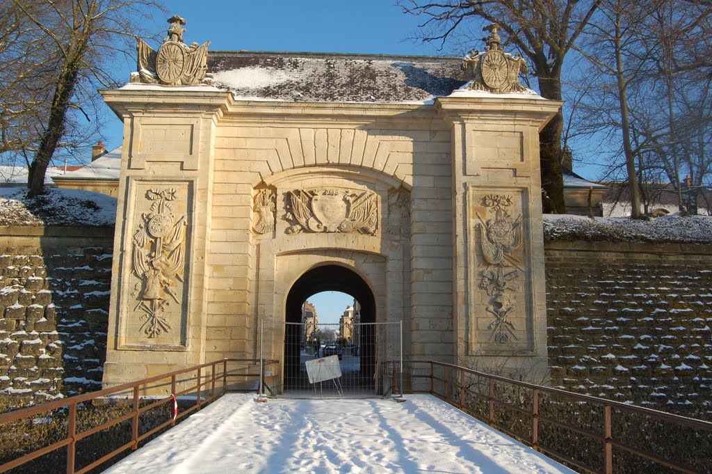 Longwy, la Porte de France sous la neige by devoitine520