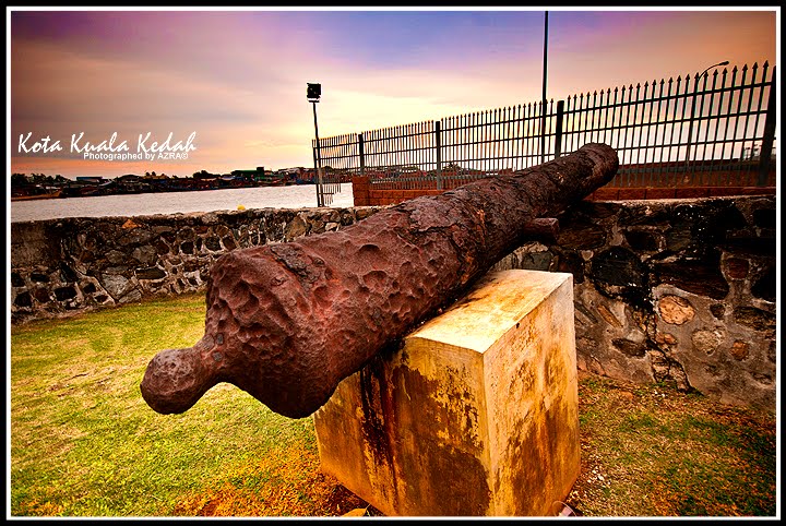 Rusty old canon, Kota Kuala Kedah by Al Islah