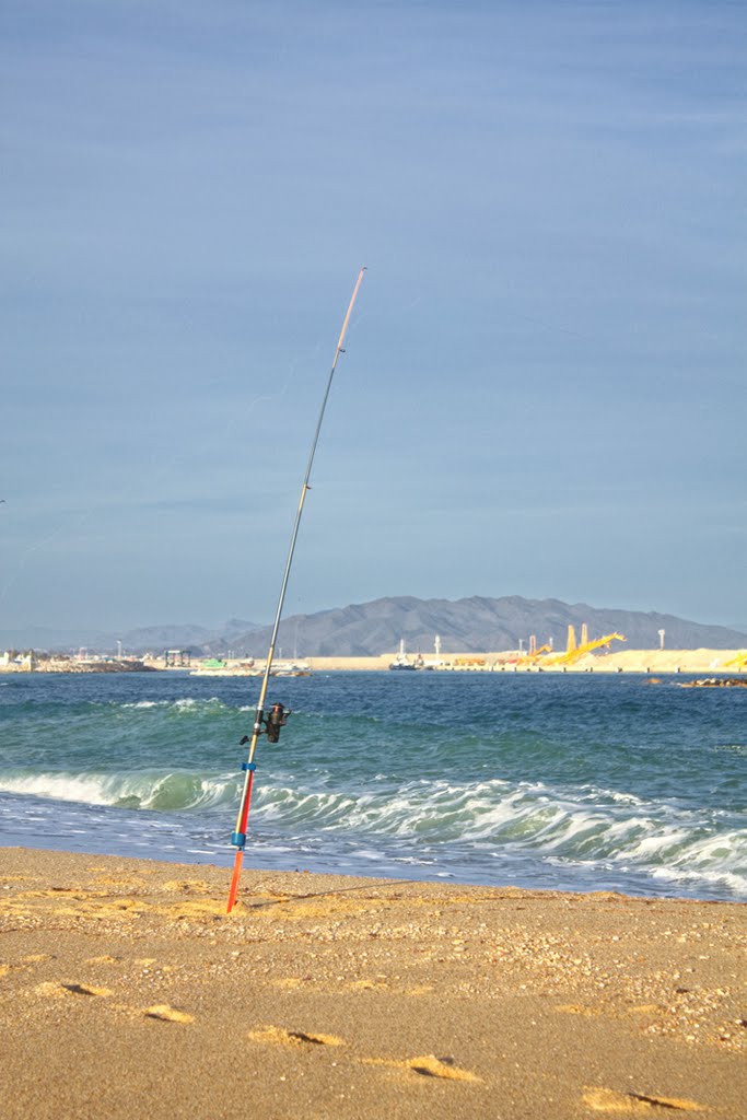 Caña de pescar en la playa de Garrucha by Álvaro Campos Gonzal…