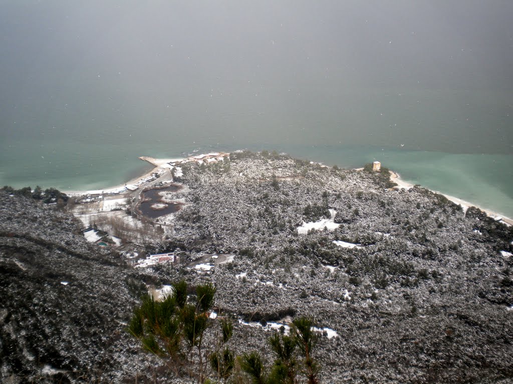 Baia di Portonovo sotto la neve vista dal monte Conero 16/12/2010 by girobike