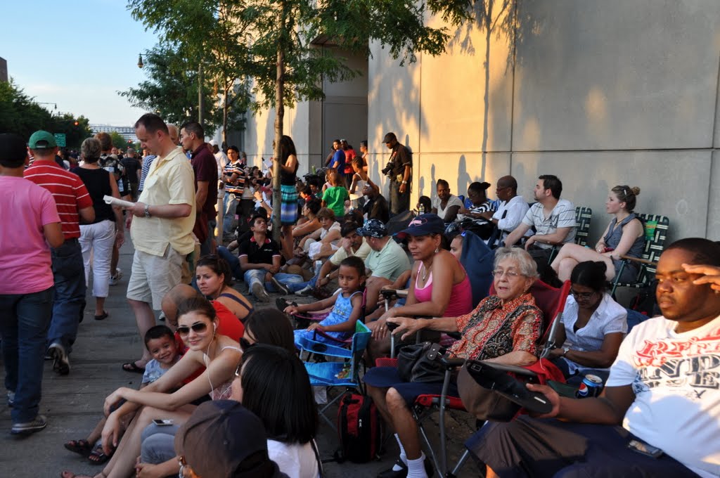 July 4th, 2010. Waiting for the fireworks in New York. by Nicola e Pina Newyor…