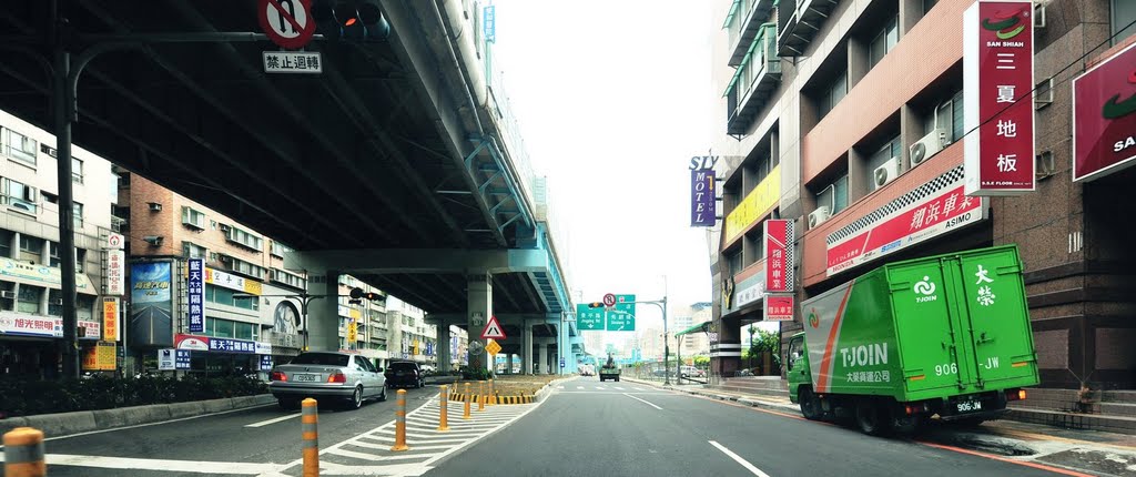 New Taipei, Banqiao District, New Taipei City, Taiwan by ImagingCity10