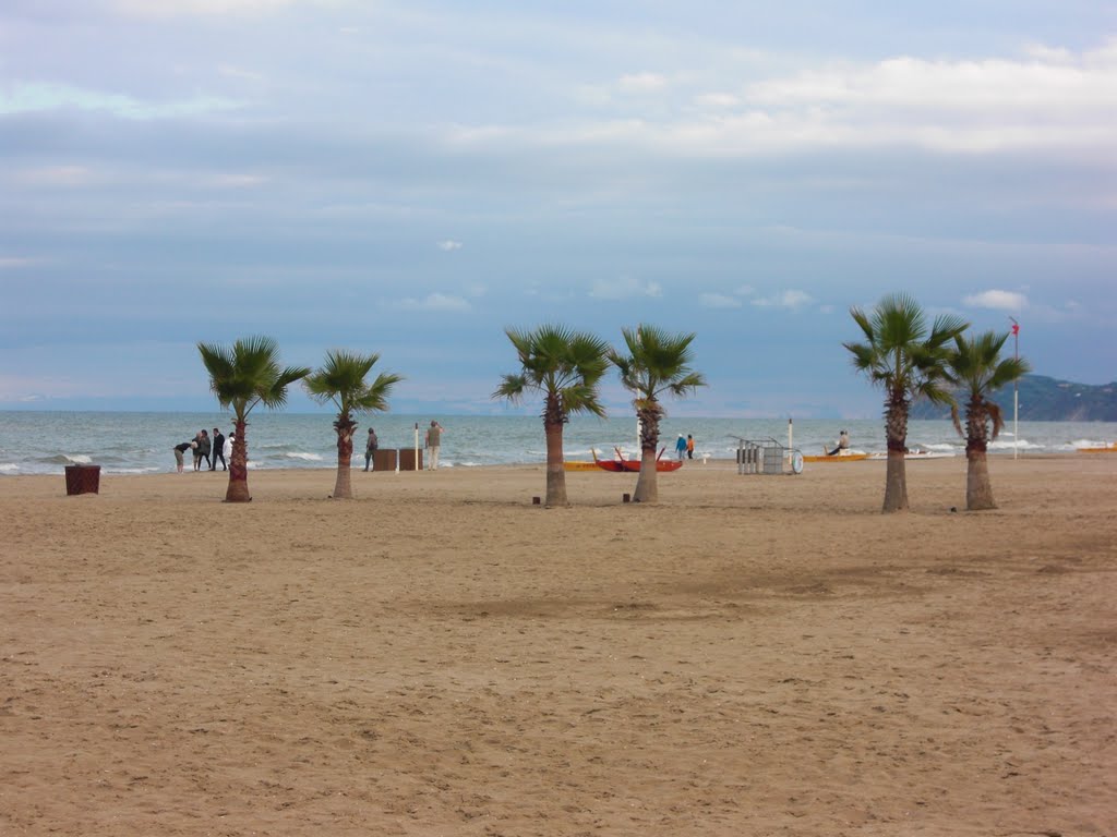 Am Strand von Riccione by klausundchris