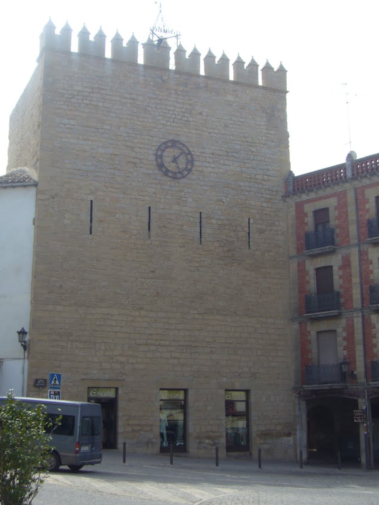 TORREON ARABE PERTENECIENTE AL RECINTO AMURALLADO DE BAEZA by Manuel Acero Cruz