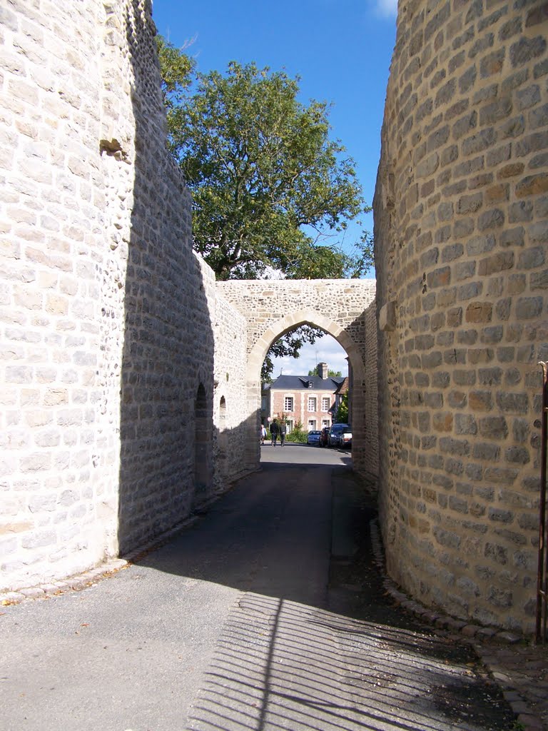 Les tours Guillaume de St Valery sur Somme by Christophe LACROIX