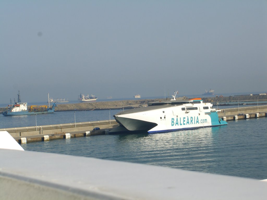 Balearia Algeciras by Javier A. Rivera