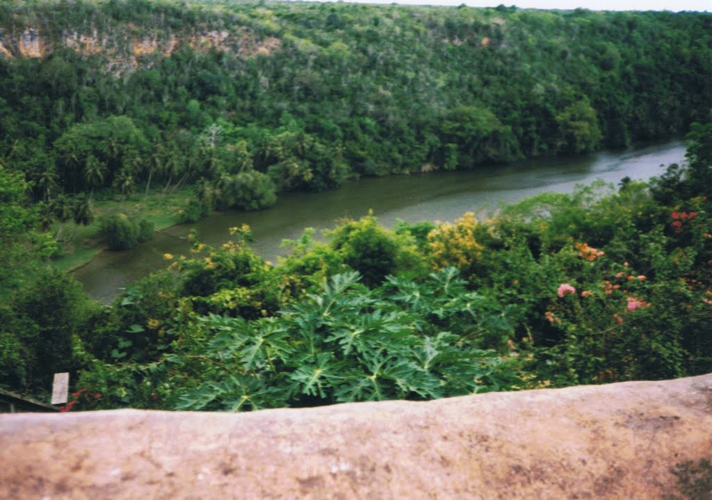 Rio Chavon by curalle