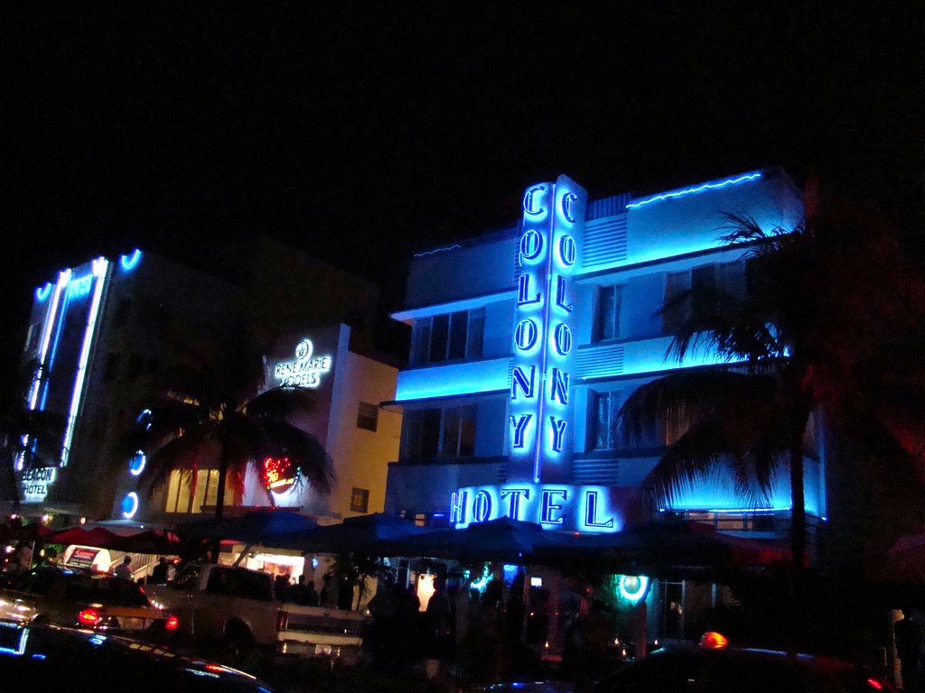 Ocean drive miami by guillaume chevalier