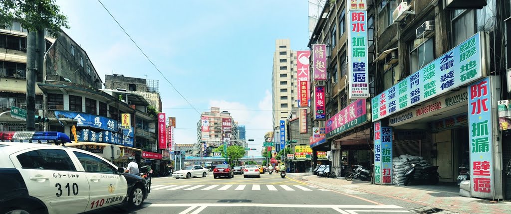 New Taipei, Banqiao District, New Taipei City, Taiwan by jcchung168