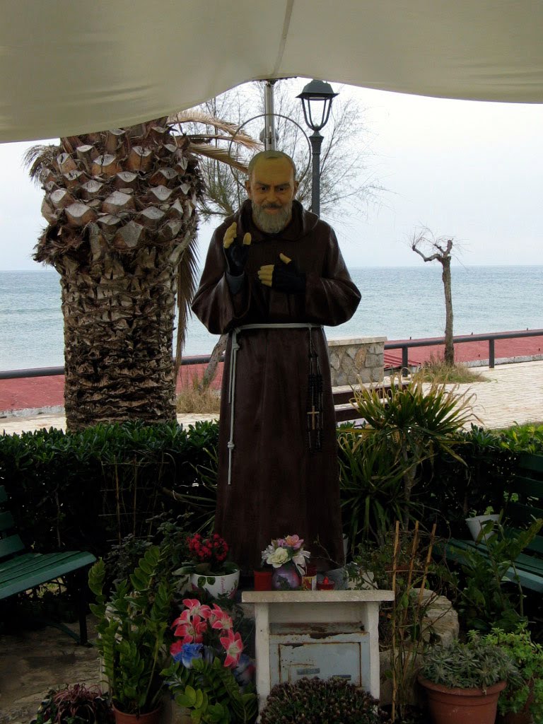 San Pio sul lungomare di Sperlonga by Bepix (Giuseppe de Giacometti)