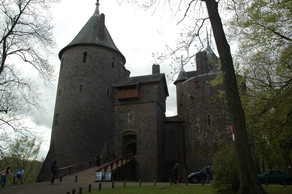 Castell Coch 30.4.06 by Jan Meyer