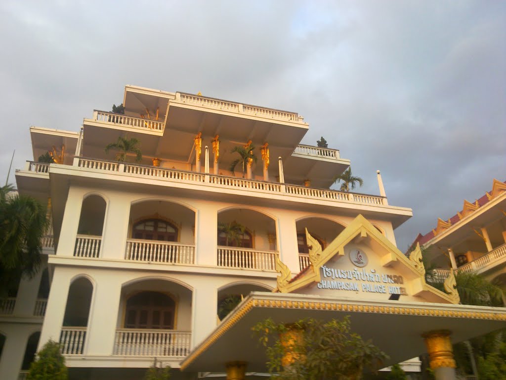 Champasak Palace Hotel by marhas marhas