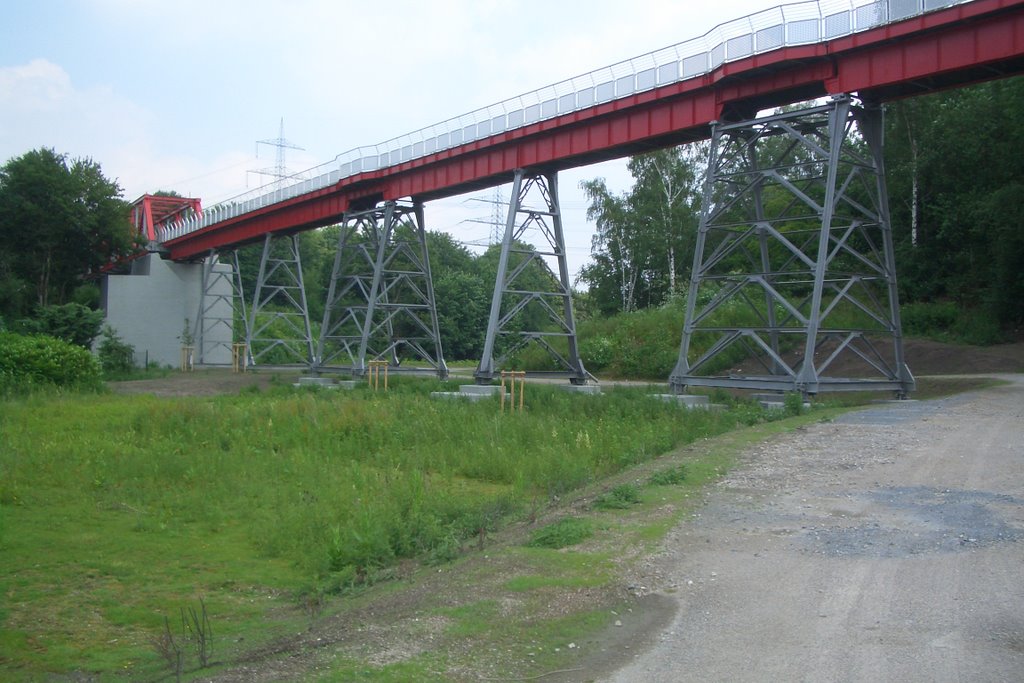 Erzbahn Pfeilerbrücke in Wanne - Eickel Röhlinghausen by Alfons Kortmann