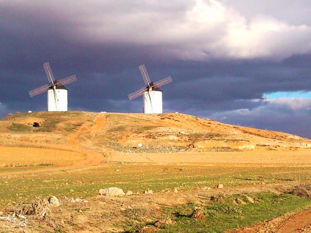 MOLINOS DE LA MANCHA-TEMBLEQUE by lope de aguirre