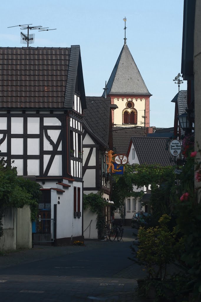 Gasse in Linz am Rhein by sogesehen