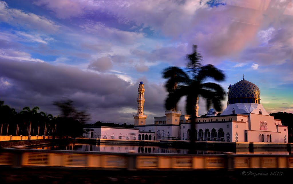 Mesjid Bandaraya Kota Kinabalu (Kota Kinabalu City Mosque) by Hazmann