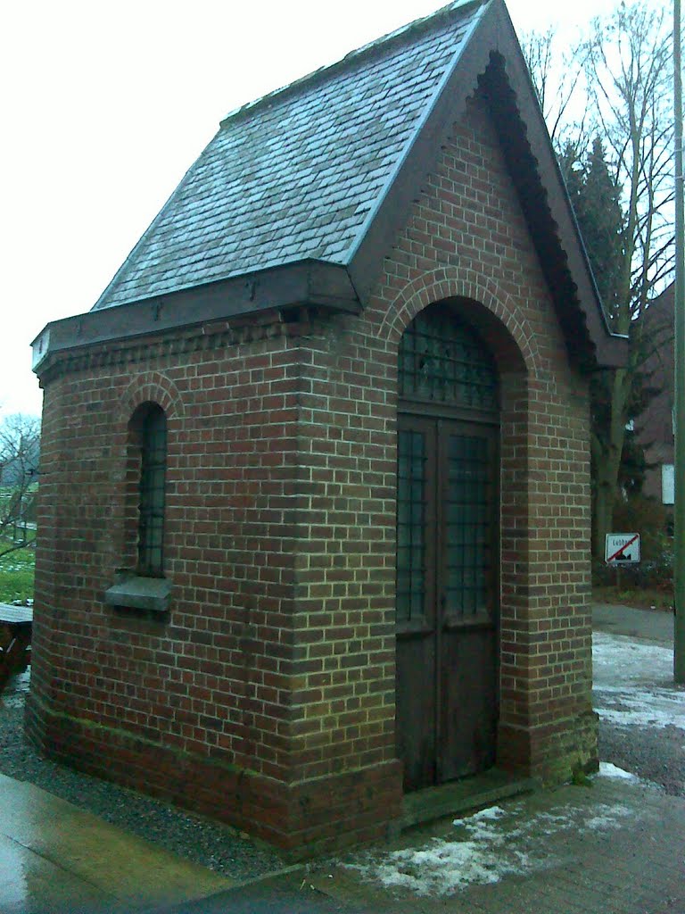 Lubbeek- Centrumwandeling - Kapelletje in de Dorpskring, Gellenbergstraat, naast de frituur by dominiektruyers