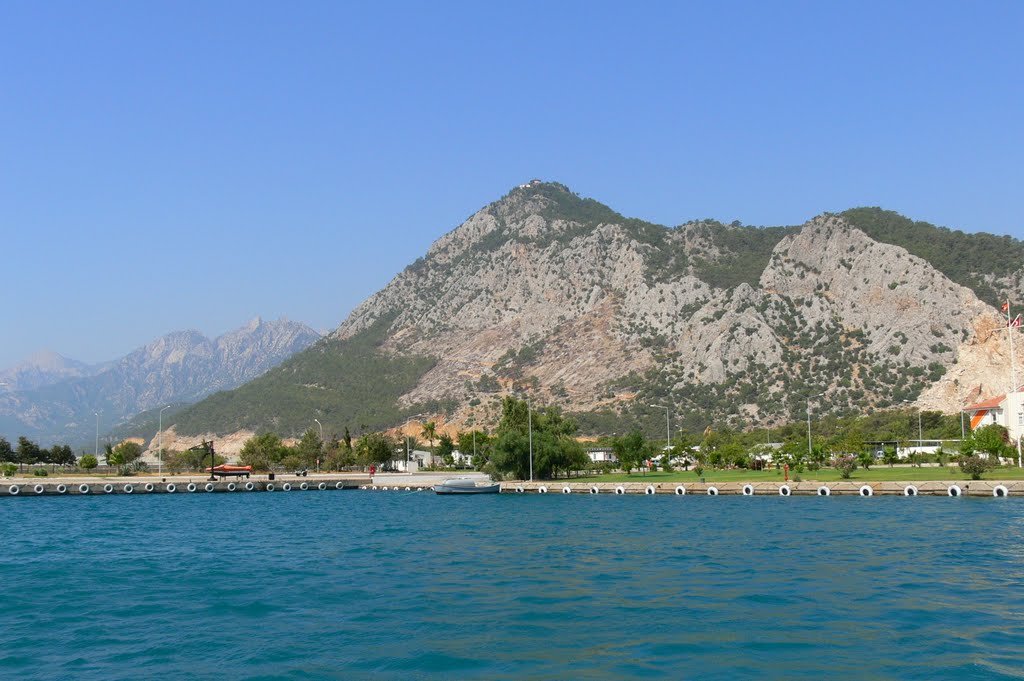 Sea & Mountains by Boris Zotov