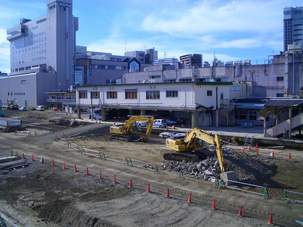 JR富山駅_新幹線駅増築工事 2010年9月 by catyasu