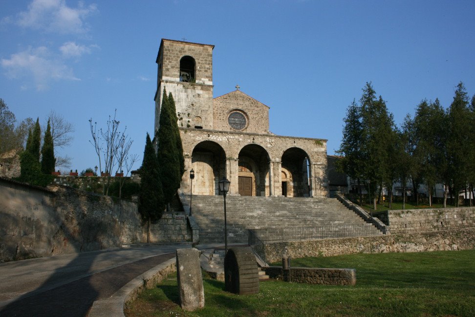 Chiesa romanica di Santa Maria della Libera, del X secolo by violarenato