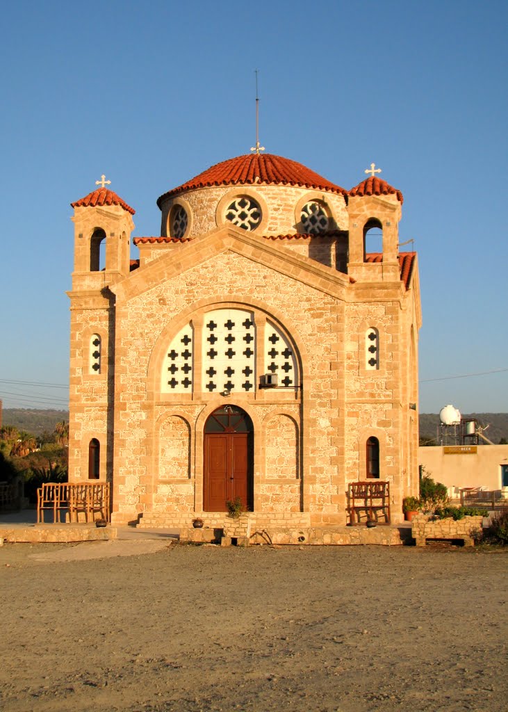 Kirche von Agios Georgios Pegeias by gerhardknoe