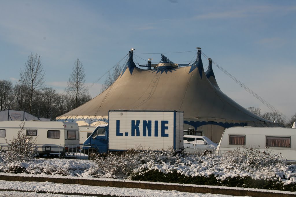 Circus Knie in besneeuwd Utrecht. by Carl030nl