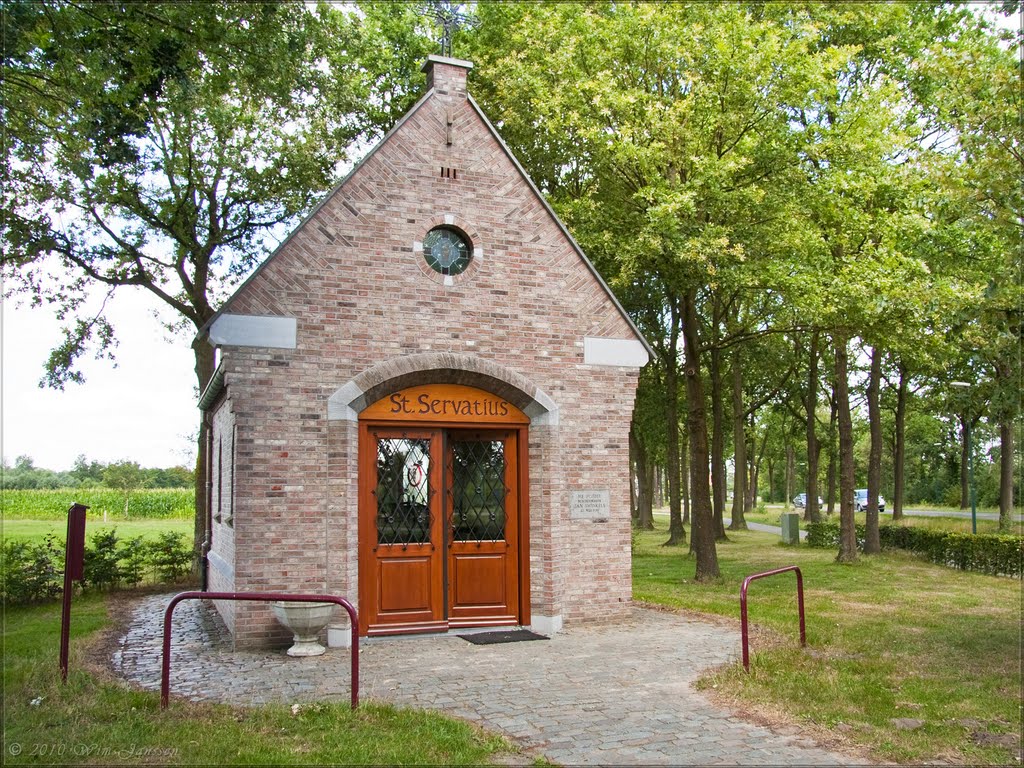 Sint Servatius Chapel (kapel), Lieshout, The Netherlands by Green Knee