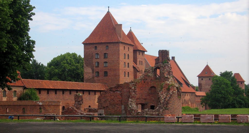 Malbork / Marienburg- castle of the Teutonic Order, UNESCO heritage by Renatorius (Reno)