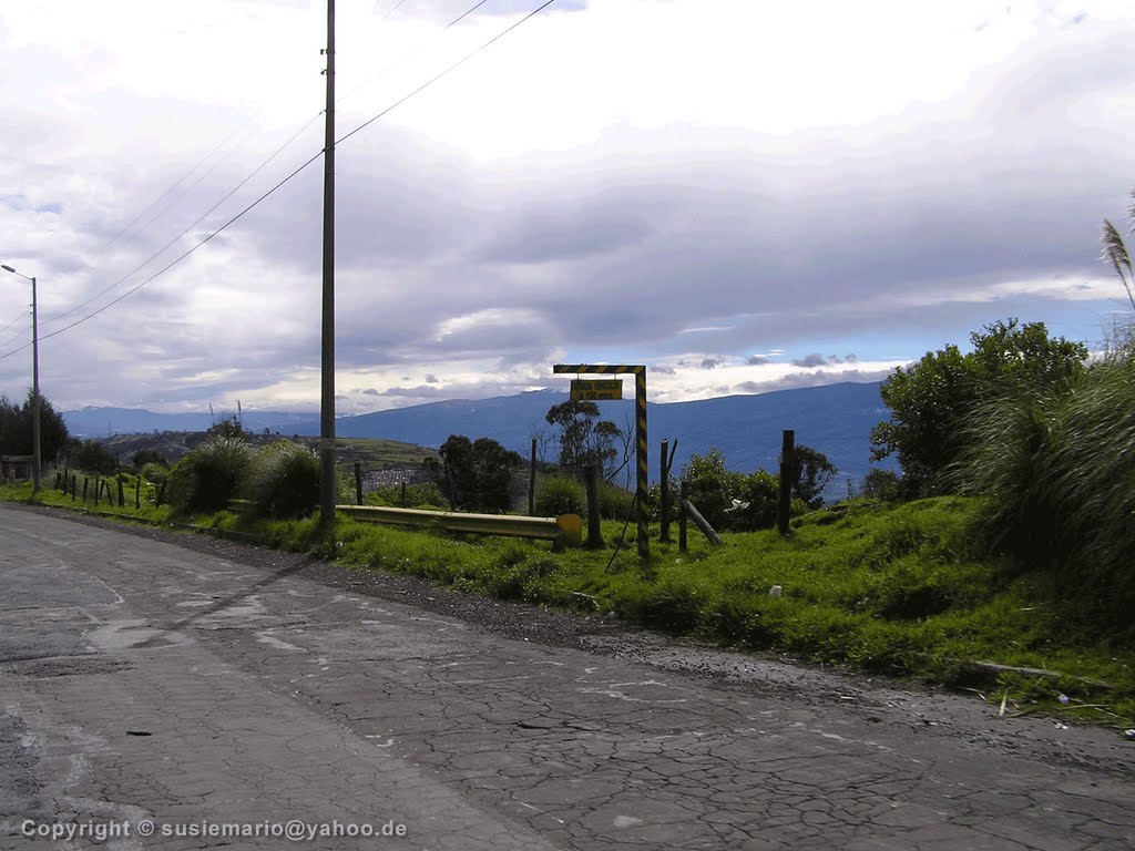 Ecuador > Quito: Highway "Simon Bolivar - Oriental" by ♀+♂ : S&M  :  S + M = ♥²