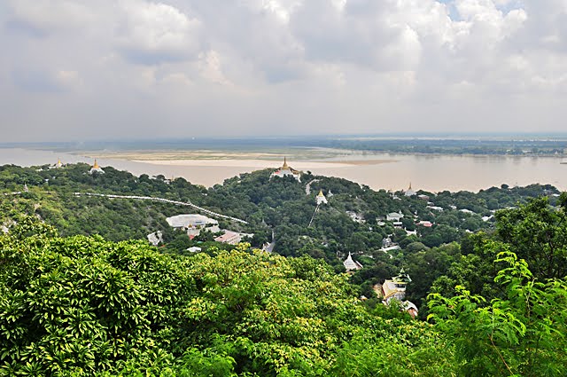 Sagaing View from top of Sagaing hill - 사가잉 힐 by KIM GUNYOUNG