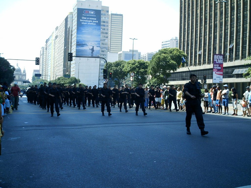 BOPE, desfile de Sete de Setembro de 2007 ( TROPA DE ELITE ) by Luiz Augusto Barroso