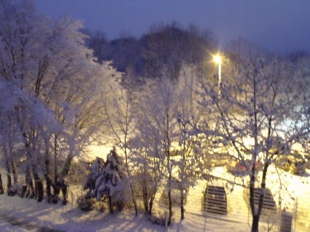 Wintermorgen Richtung Diakonissenhaus by Schoeppi