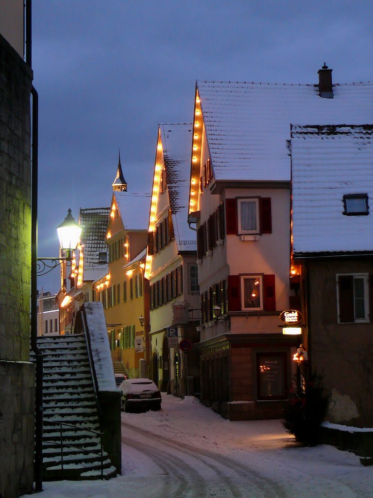 Marktstraße in der Adventszeit_1 by Roland Appl