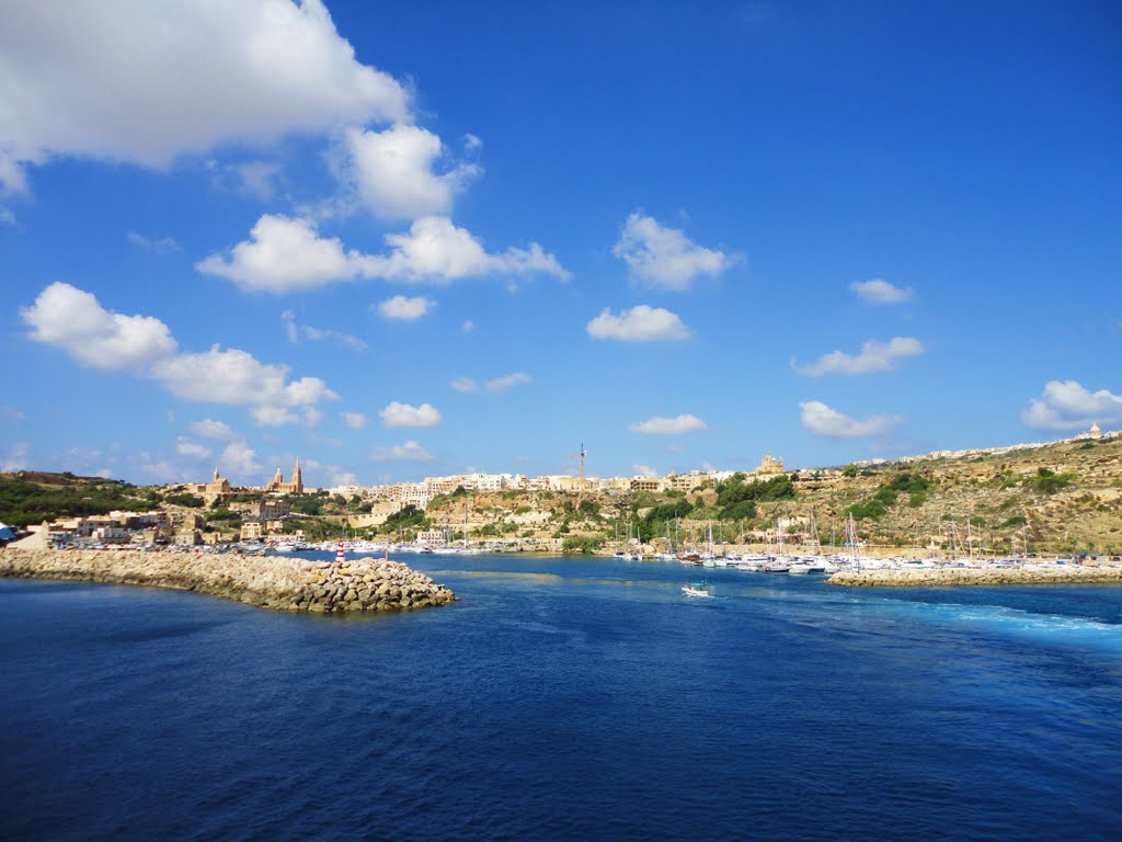 Leaving Gozo by Sylvain Jaquet