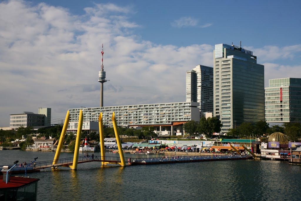 Donauinsel, Wien, Österreich by Hans Sterkendries