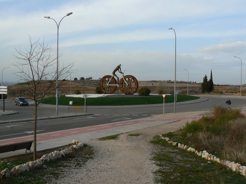 Glorieta Los Valles, o Rotonda del Ciclista. by Peñalero - Miguel Briso-Montiano