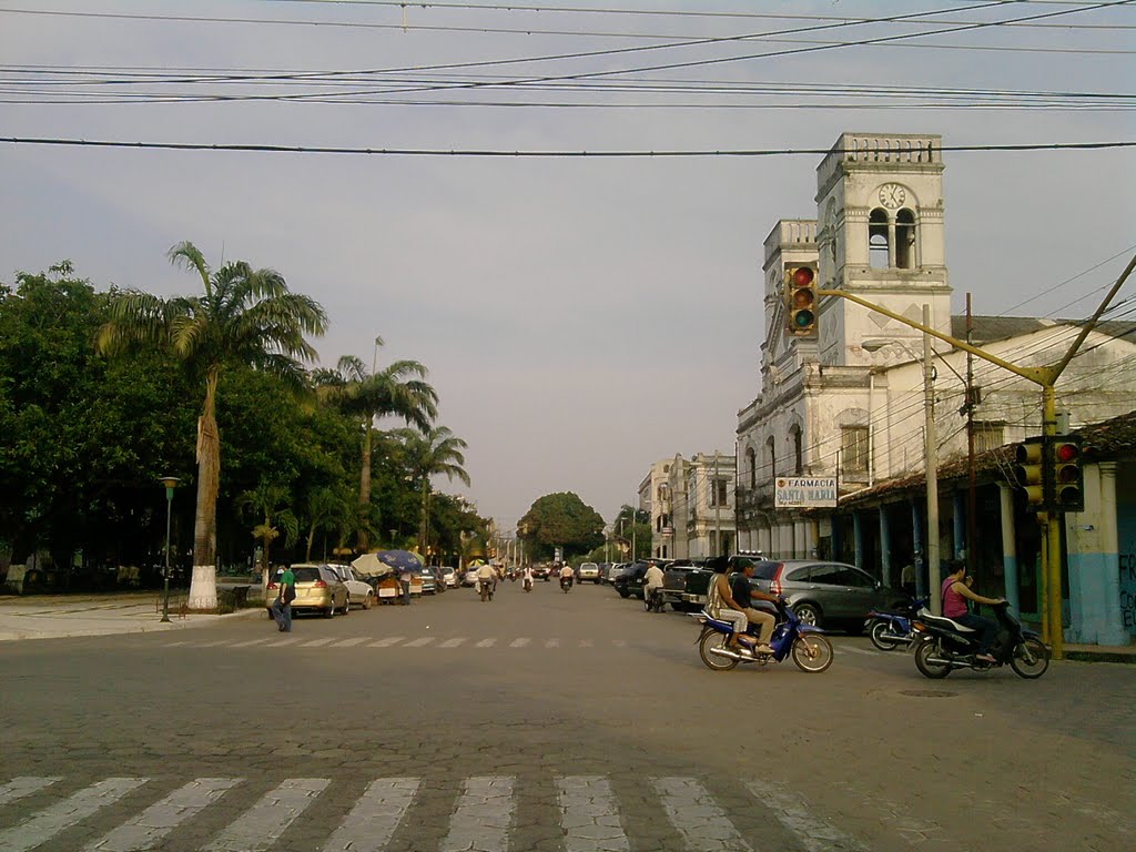 Praça e Catedral - Trinidad, Beni - Bolivia by Junior Dantas