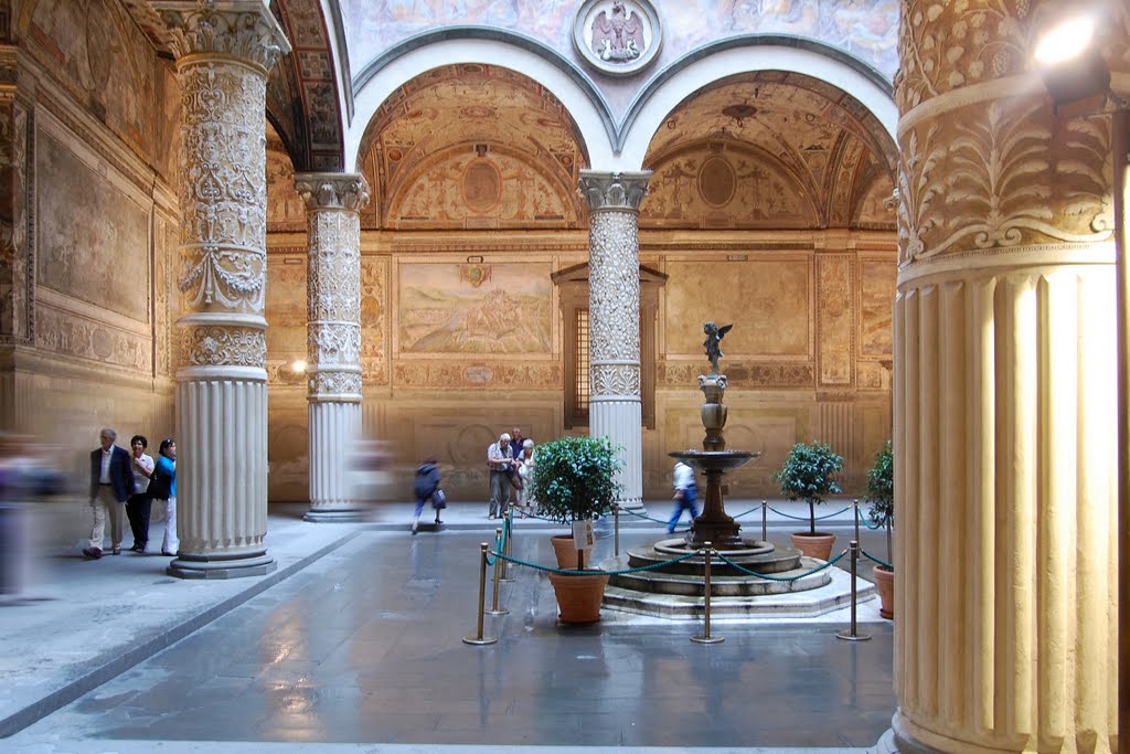 Italien_Toskana_Florenz_Palazzo Vecchio_Innenhof by Elmokula