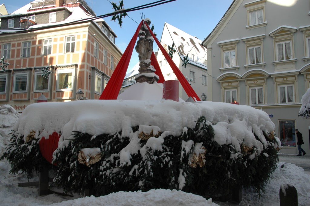 Der größte "echte" Adventskranz vor Dreifaltigkeitskirche by Magnusbb