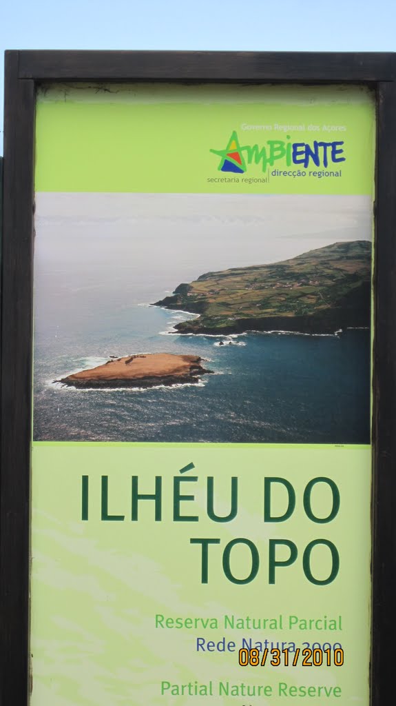 Caminho do farol ponta do Topo,ilha de Sao Jorge,Acores . by Herbert Terra