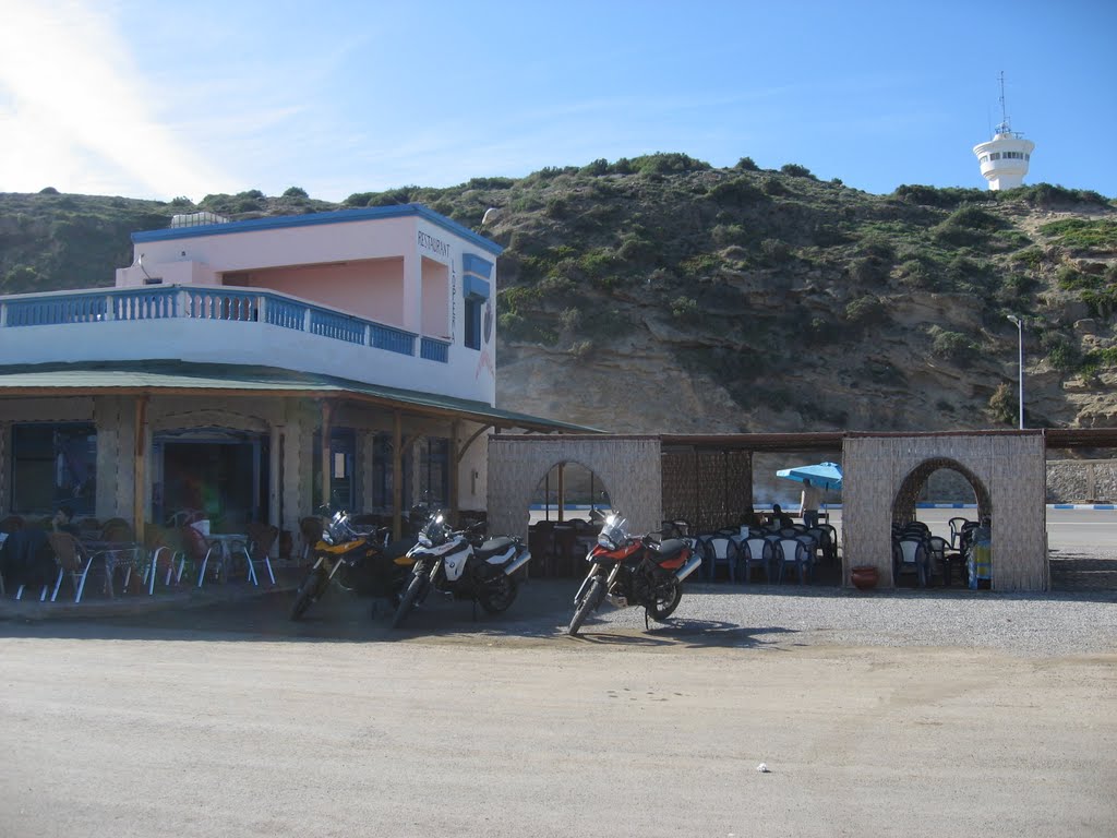 En el puerto pesquero de Cabo de Agua by Marruecos Aventura