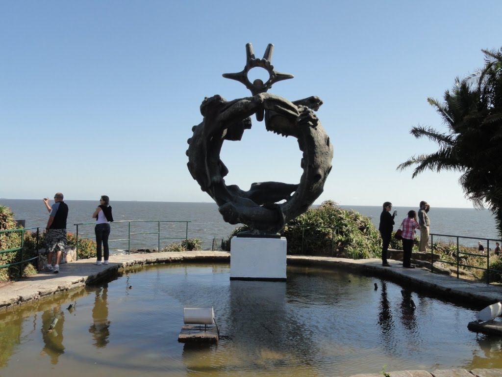 Montevideo: Praça do Amor by VaConferir Por Walte…