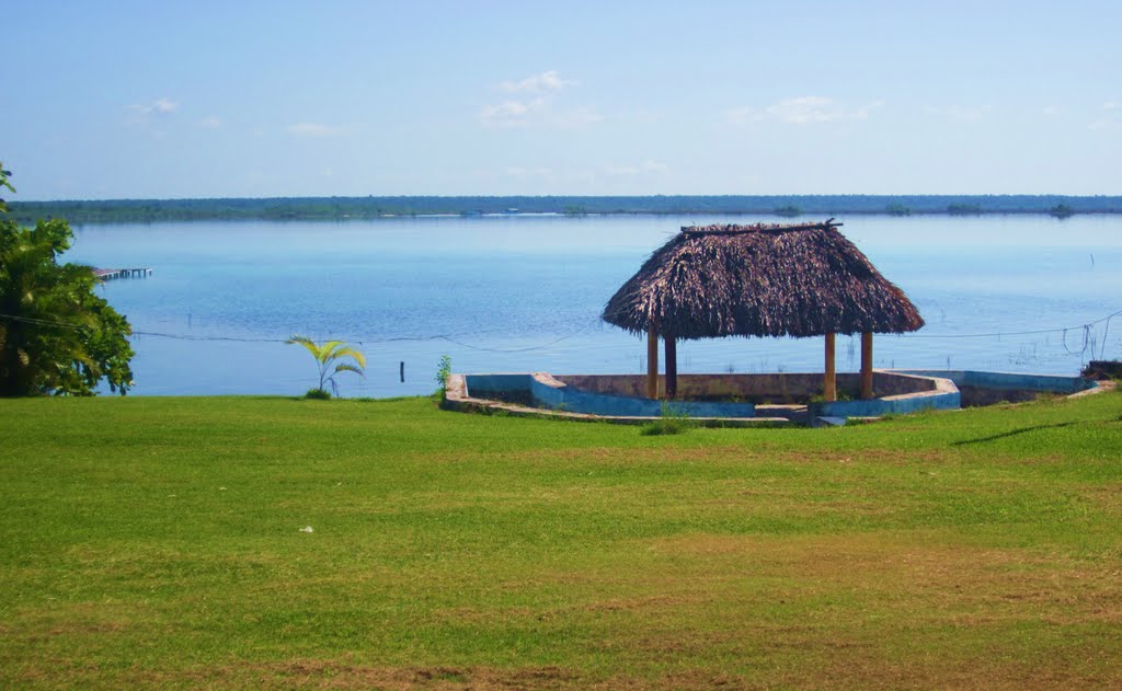 En Bacalar, Q. Roo. by holachetumal