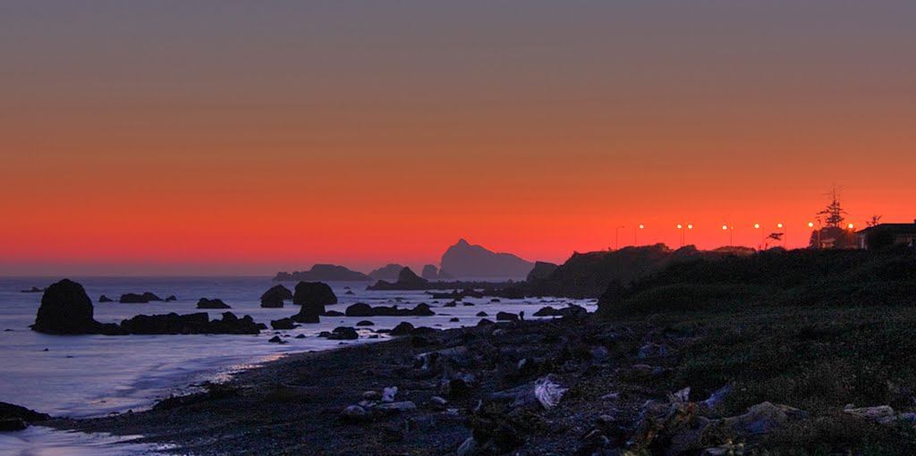 Beach after sunset by curious_serge