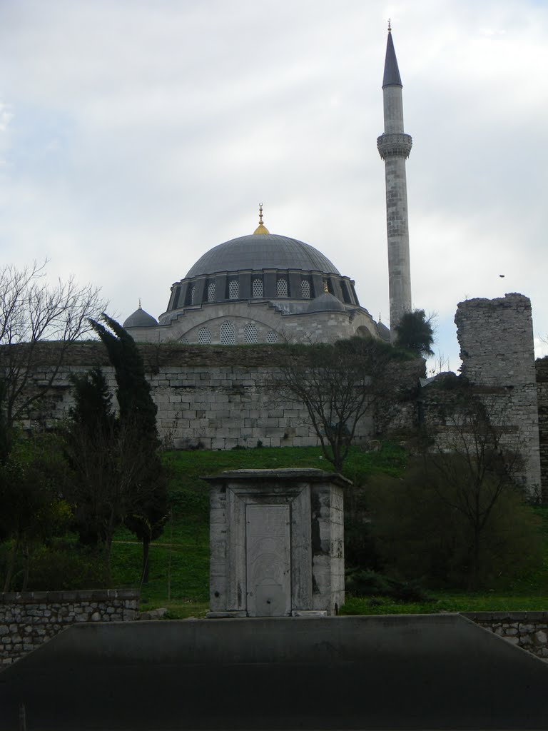 MİHRİMAH SULTAN CAMİİ-EDİRNEKAPI by Hüseyin Koçak